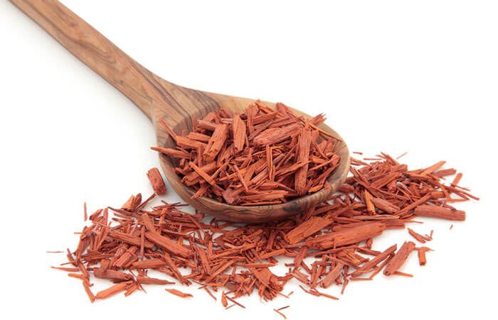 Làm trắng da tại nhà với bột gỗ đàn hương Làm trắng da tại nhà với bột gỗ đàn hương